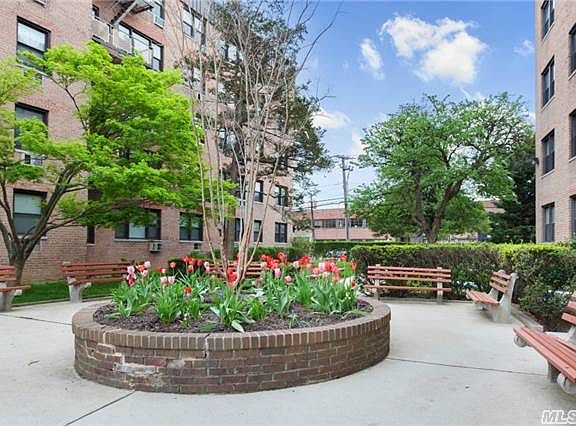 2nd image of 1 Birchwood Ct #20