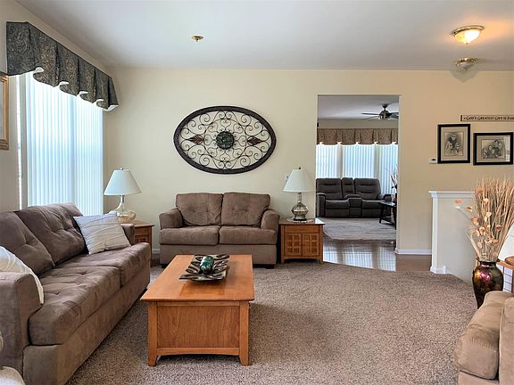 3rd image of 21250 Montclare Lake Dr