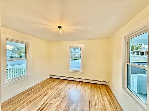 2 bed, 750 sqft, $2,100 — Photo 3