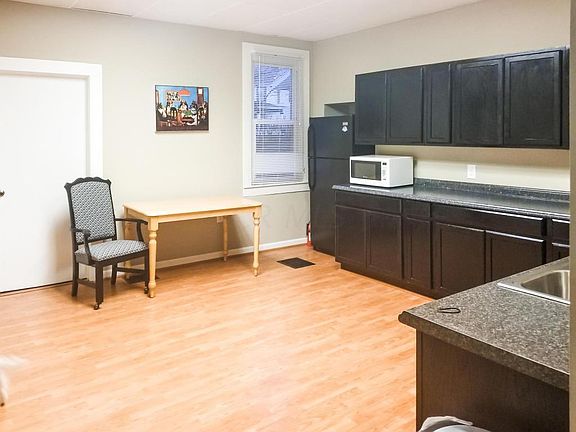 5th image of 505 Forest Ave