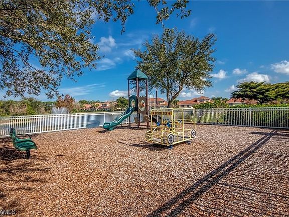 5th image of 14121 Cambridge Dr APT 201