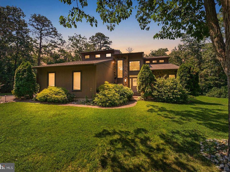1st image of 601 Dove Dr