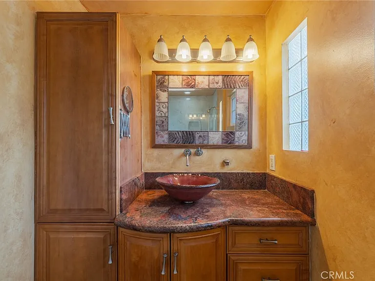 5562 Highland Ave — Photo 23