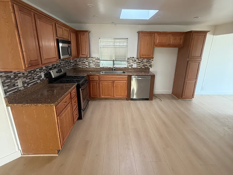 112 Aliso Dr