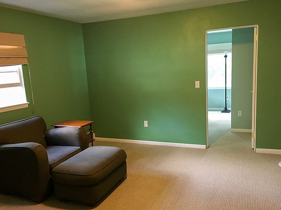4th image of 2738 Alexander St