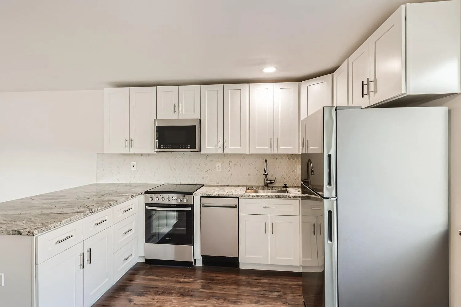 Studio, 500 sqft, $1,100 — Photo 2