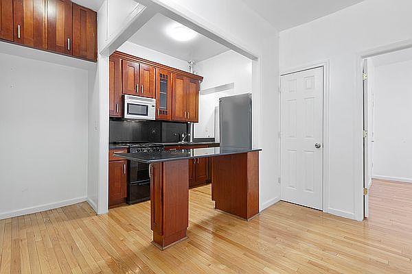 1st image of 401 W 57th St APT 5C