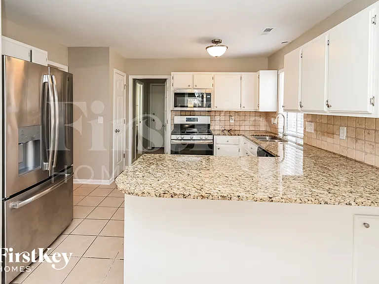 2101 Killarney Pl — Photo 6