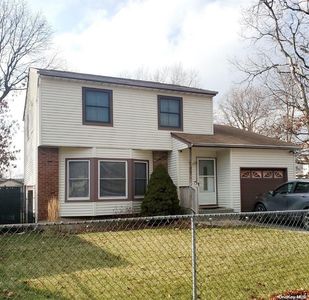 8 Ashwood Drive, Shirley, NY, 11967