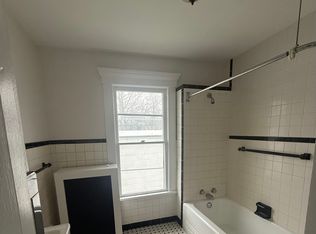 809 E Main St #3, Niles, MI 49120