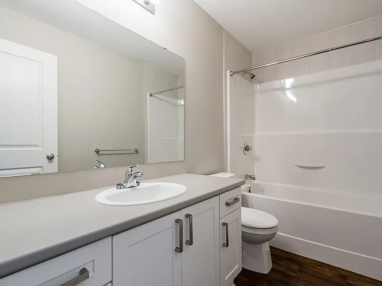 220 Livery St — Photo 11