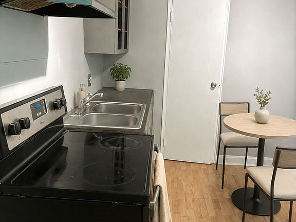 5th image of 1047 W Academy St #6