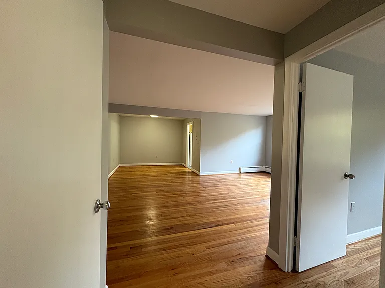 138 Store Ave #3F — Photo 9