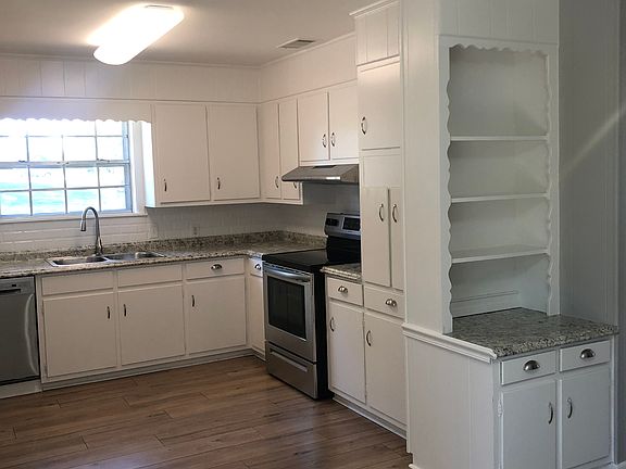 4th image of 105 W Moore Ave