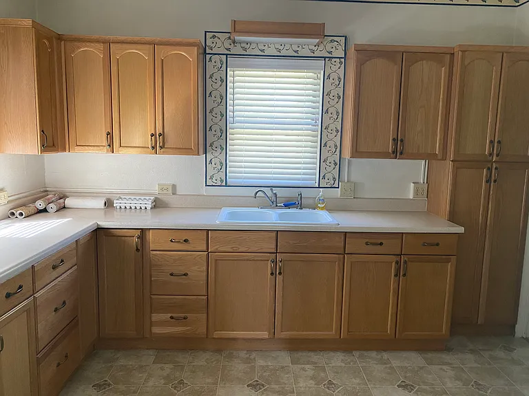 215 Ross Ave — Photo 7