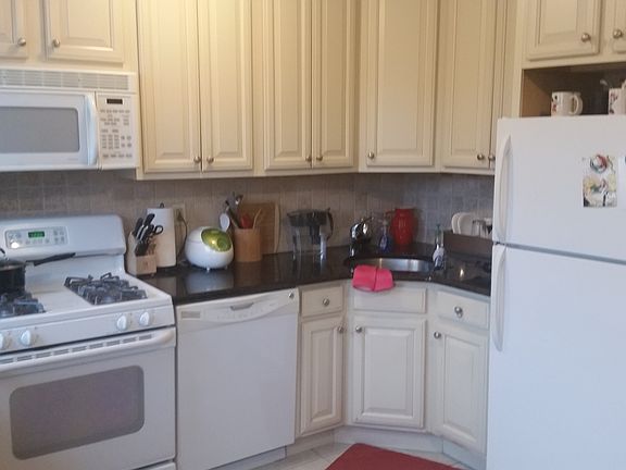 2nd image of 247-13 B 77th Crescent