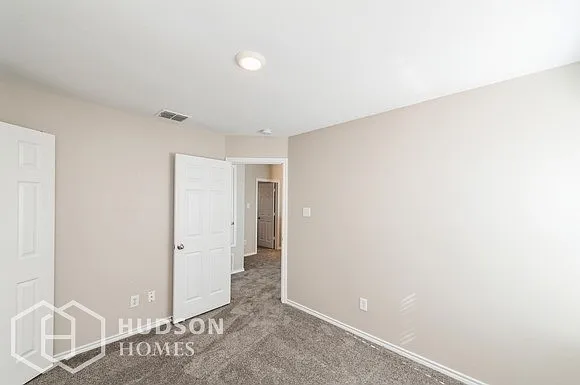 1401 Silver Maple Ln — Photo 17