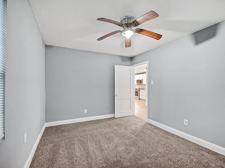 502 Azalea Dr — Photo 16