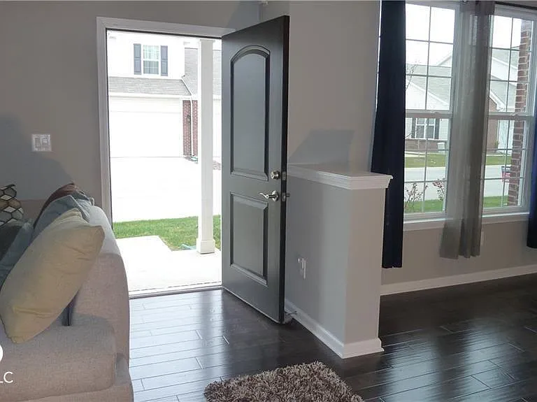 9681 Angelica Dr — Photo 2