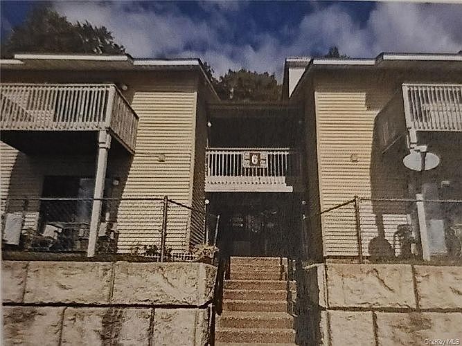 1st image of 284 Concord Ln