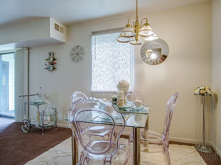 Camelot Apartments — Photo 10