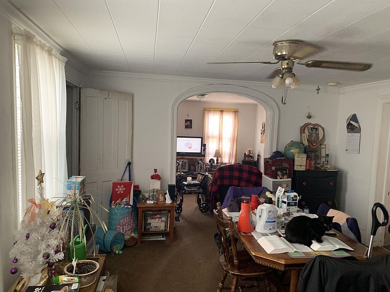 3rd image of 306 GLEBE Street