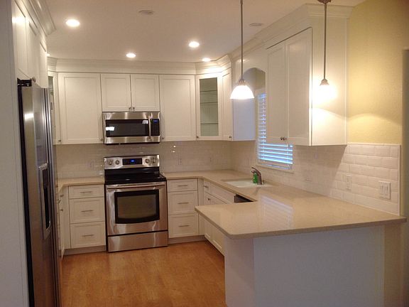 4th image of 1556 Lake Clay Dr