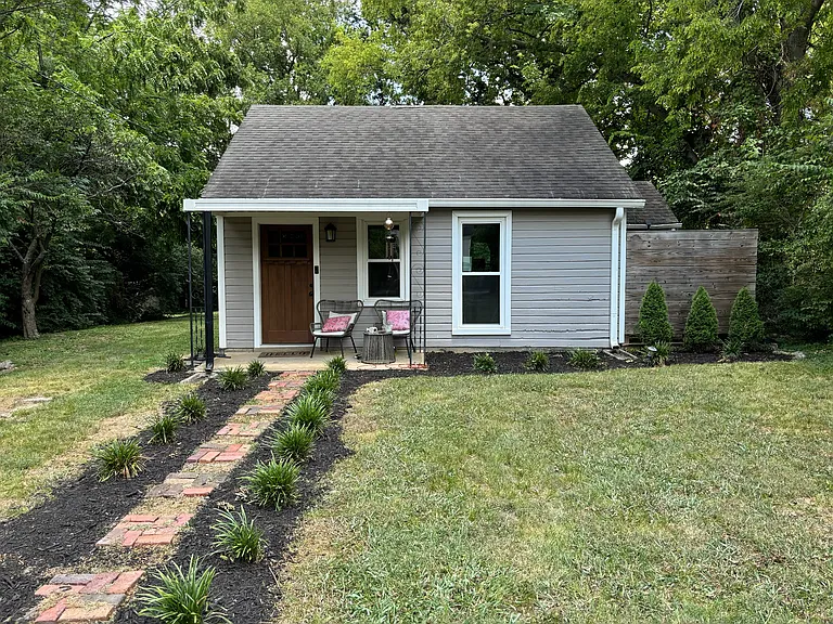 514 Drake Ave — Photo 1