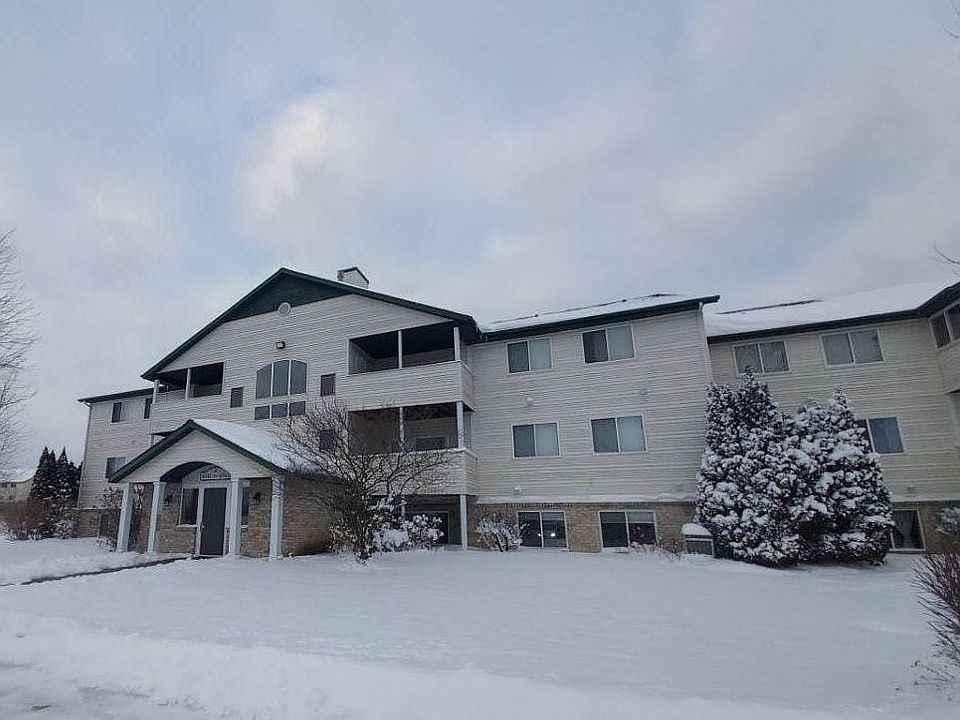 2nd image of 6567 Clover Ct SE #200