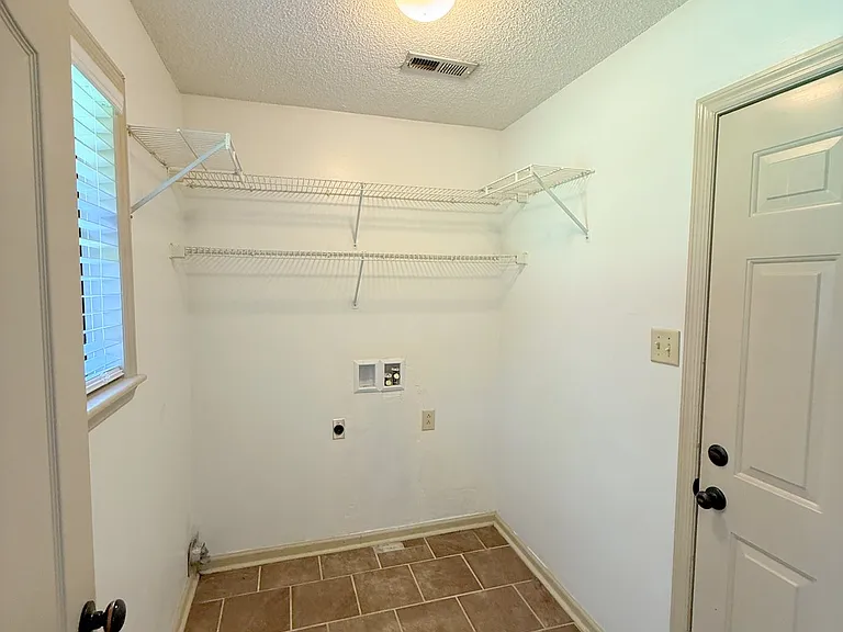 102 Watercress Cir — Photo 16