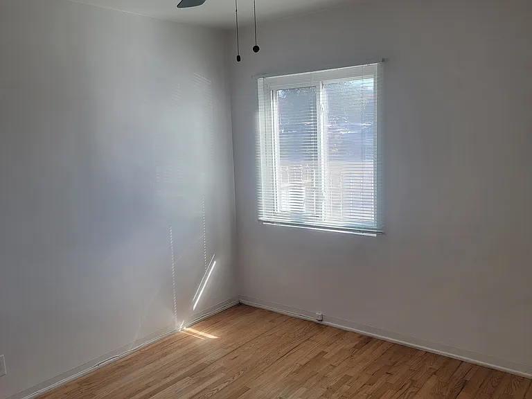 1613 Hillhurst Ave #1 — Photo 6