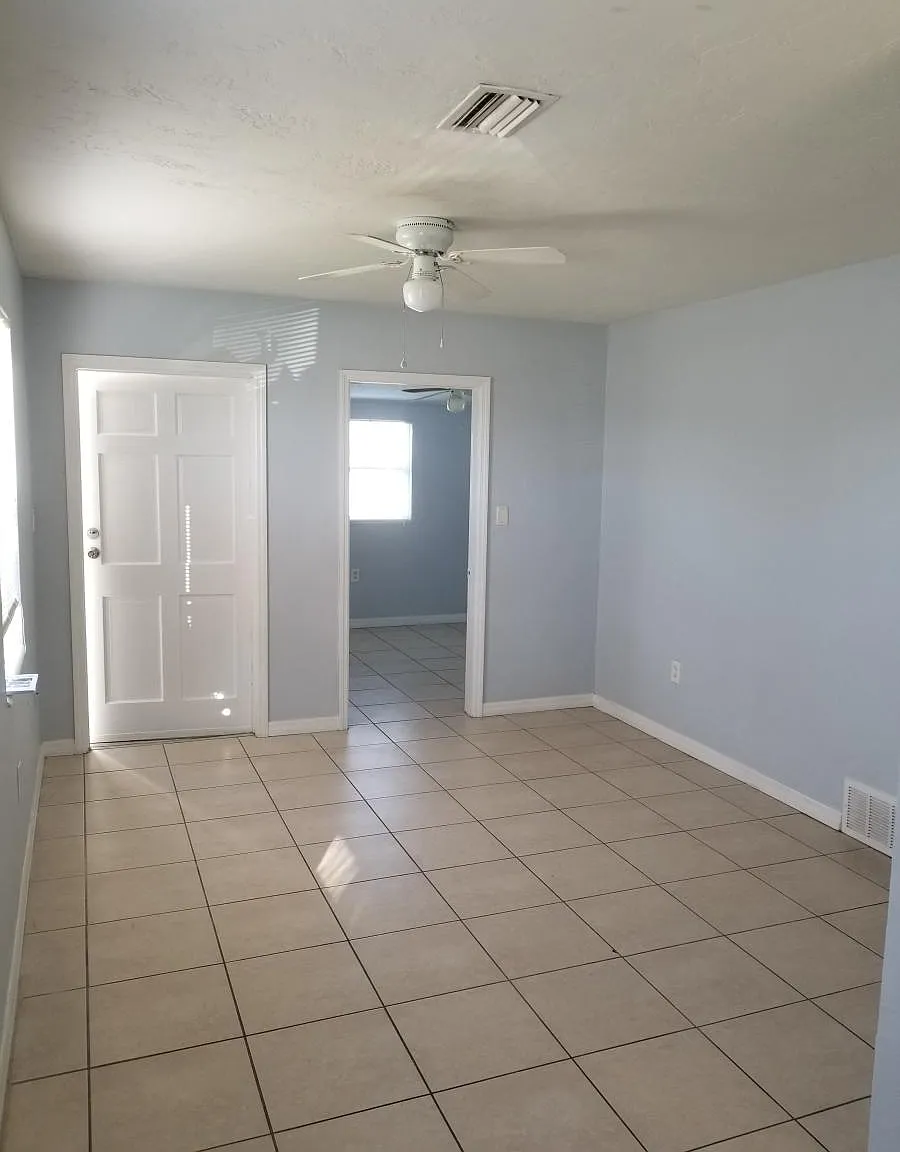 2 bed, 1094 sqft, $1,500 — Photo 3