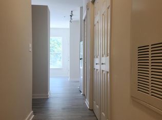 8045 Newell St APT 105, Silver Spring, MD 20910