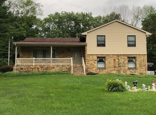 9362 N Cherry Hills Dr, Columbus, IN 47201