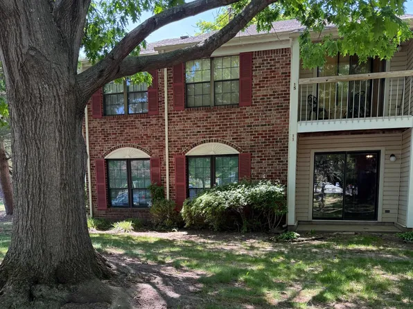 11 Crabapple Ln, Franklin Park, NJ 08823