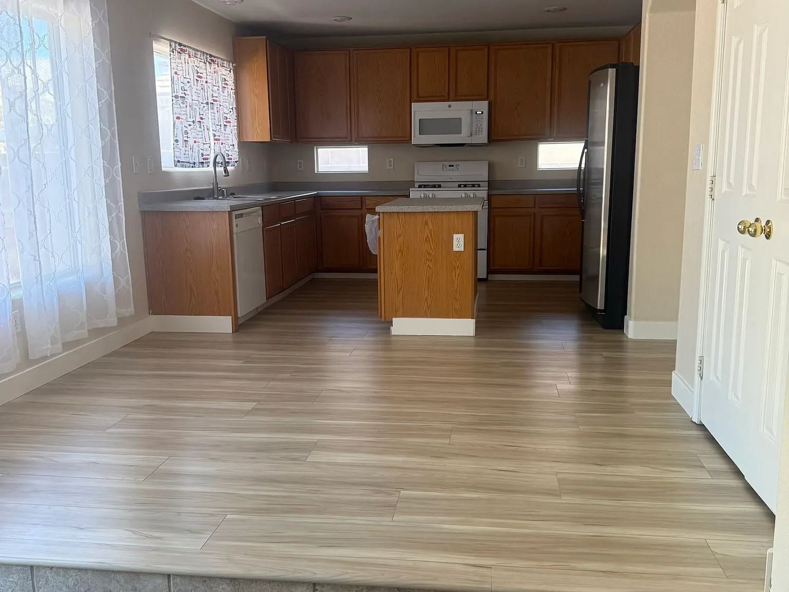1204 Amber Falls Ln — Photo 4