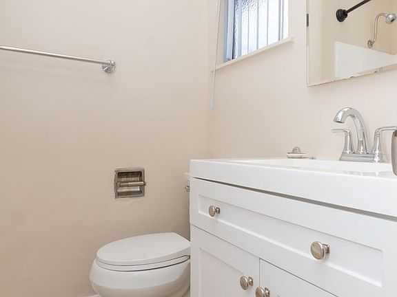 4th image of 501 W G St #513