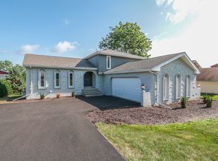 2726 63rd St, Woodridge, IL 60517