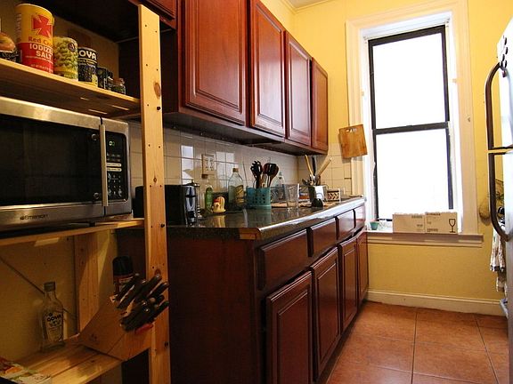 4th image of 915 43rd St #D1