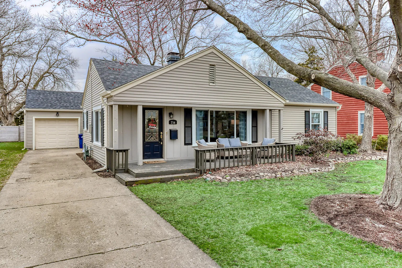 734 N Lincoln Ave photo 1