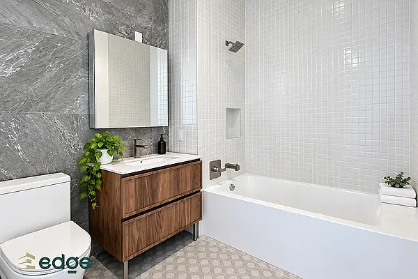 Bathroom, photo 2