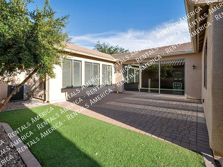 3863 S Verbena Ave — Photo 3