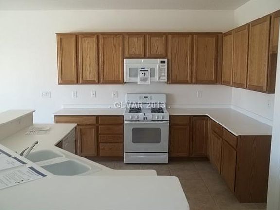 2nd image of 3304 Flyway Ct