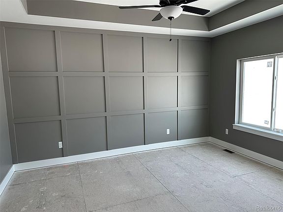 4th image of 3855 Howland Rd