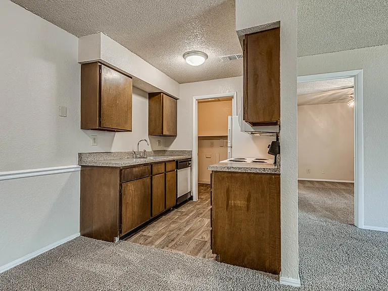 Riverchase Apartments — Photo 56