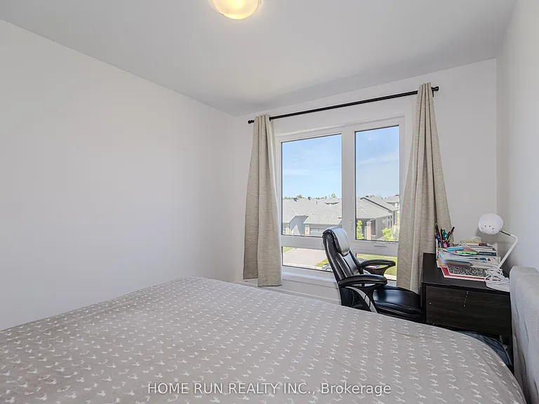 206 Bristol Cres — Photo 32