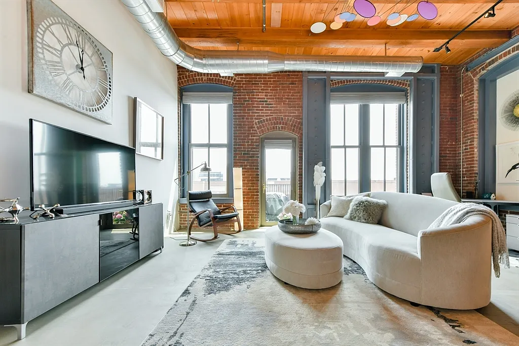 1 bed, 1460 sqft, $4,600 — Photo 2
