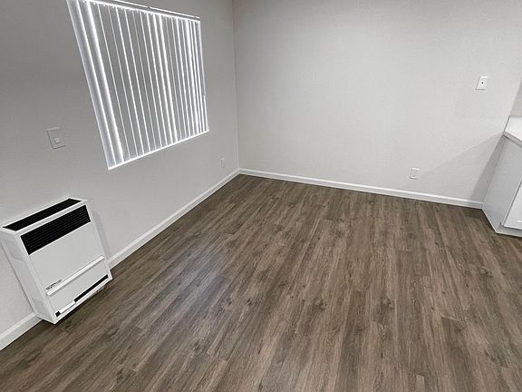 4th image of 325 Roosevelt St #11