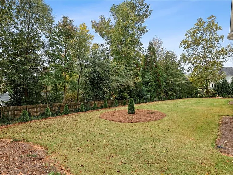 3750 Robinson Rd NE — Photo 54