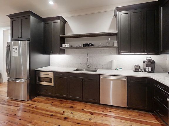 4th image of 288 King St #201